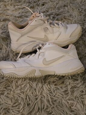 Nike Women's White & Light Pink Court Lite 2 Sneakers